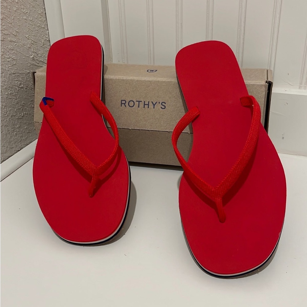 Rothys fire cracker red flip-flops size 7 NIB
